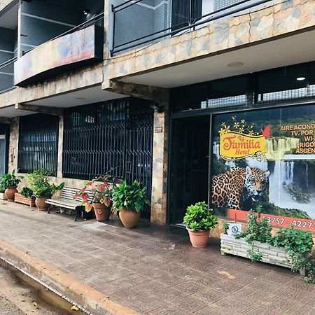 La Familia Hotel Puerto Iguazu Luaran gambar