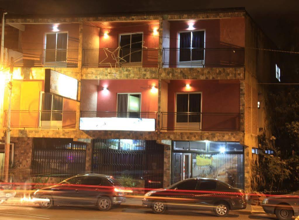 La Familia Hotel Puerto Iguazu Luaran gambar