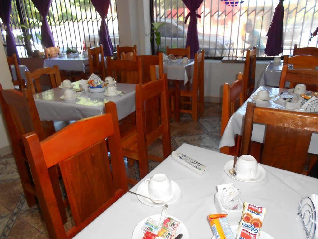 La Familia Hotel Puerto Iguazu Luaran gambar